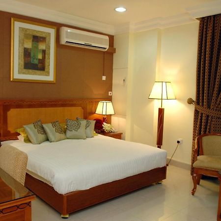 Al Muntazah Plaza Hotel Ντόχα Εξωτερικό φωτογραφία