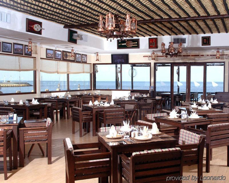 Al Muntazah Plaza Hotel Ντόχα Εστιατόριο φωτογραφία